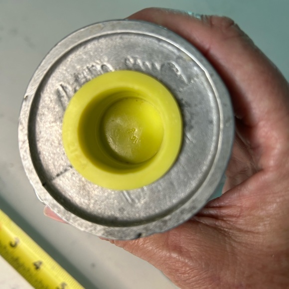 Vtg. Pewter Medieval Tavern Salt & Pepper Shakers “Country Ware 1976” 800 - Picture 5 of 12